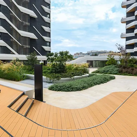 Upscale 1bdr With Pool & Parking By Lovelystay Lisbona