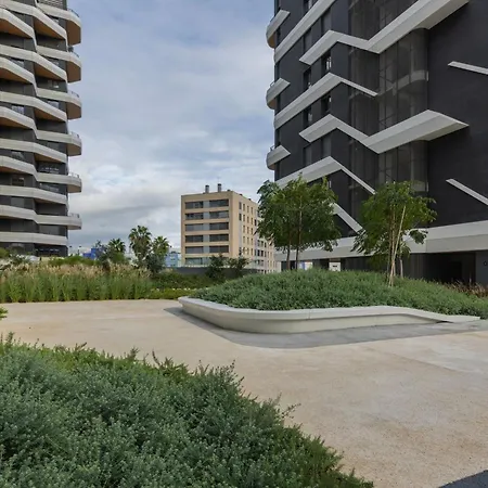 Upscale 1bdr With Pool & Parking By Lovelystay *