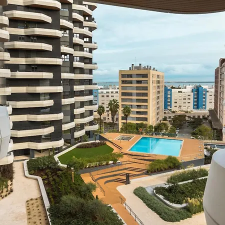 Upscale 1bdr With Pool & Parking By Lovelystay Apartment *
