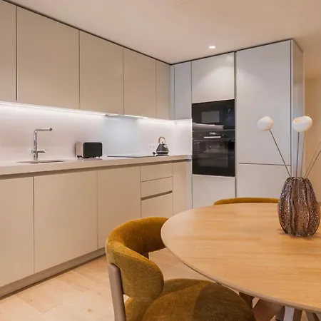 Apartment Upscale 1bdr With Pool & Parking By Lovelystay