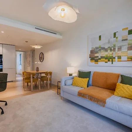 Upscale 1bdr With Pool & Parking By Lovelystay Lägenhet