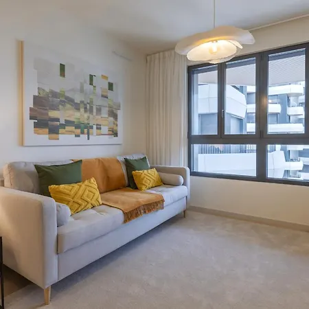 Upscale 1bdr With Pool & Parking By Lovelystay * ליסבון