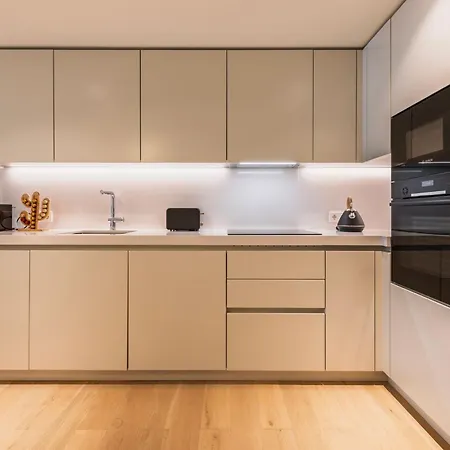 Upscale 1bdr With Pool & Parking By Lovelystay Lisboa