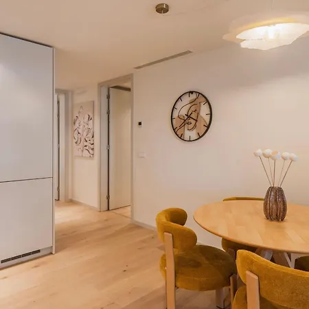 Upscale 1bdr With Pool & Parking By Lovelystay ליסבון