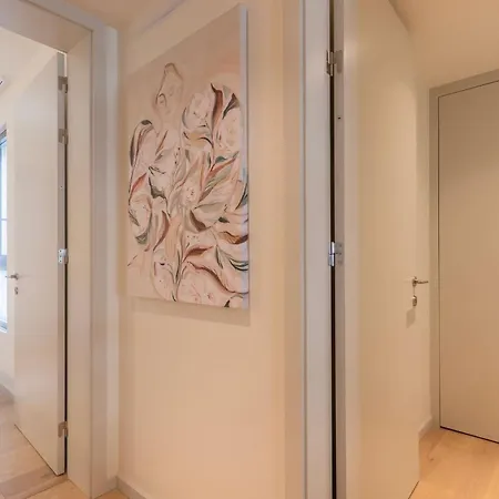 דירה Upscale 1bdr With Pool & Parking By Lovelystay