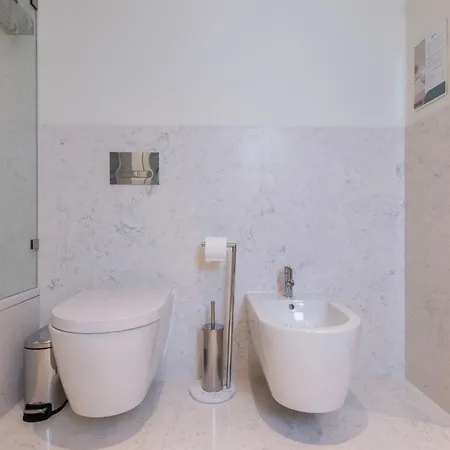 Upscale 1bdr With Pool & Parking By Lovelystay