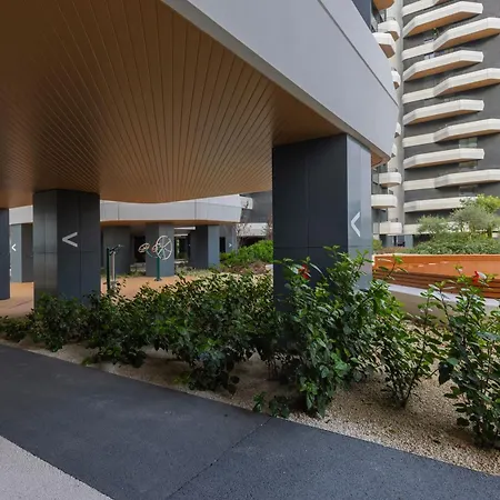 Upscale 1bdr With Pool & Parking By Lovelystay Lägenhet *