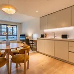 Upscale 1bdr With Pool & Parking By Lovelystay *