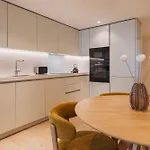 公寓 Upscale 1bdr With Pool & Parking By Lovelystay