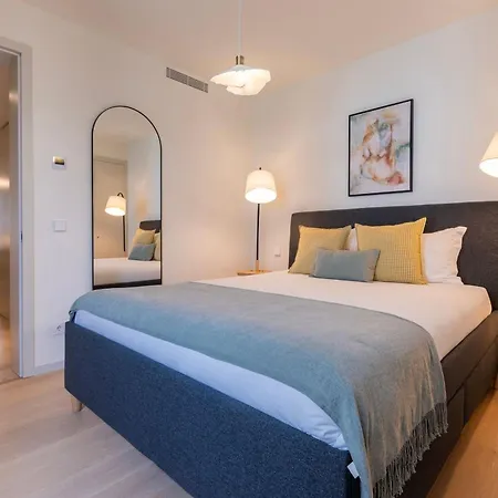 דירה Upscale 1bdr With Pool & Parking By Lovelystay ליסבון
